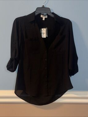 Express Portofino Black Button-Down Roll Sleeve Blouse size XS Brand New w/tags
